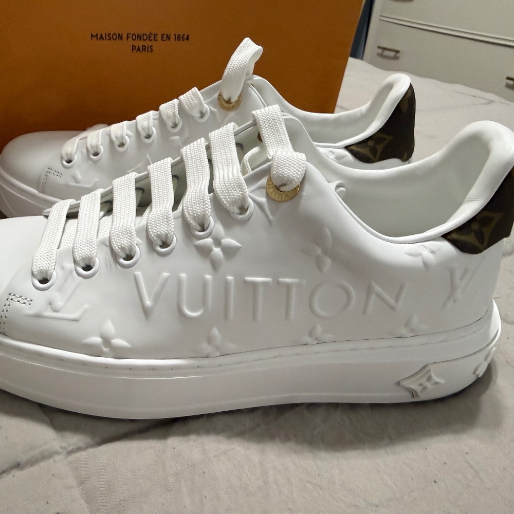 Lv womens time out sneaker
